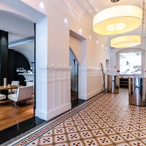 4* Hotell Le Grand Balcon